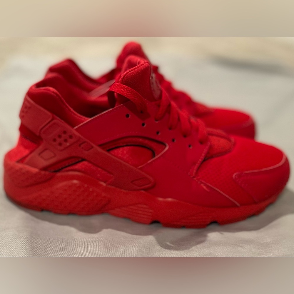 Nike Air Huarache Triple Red